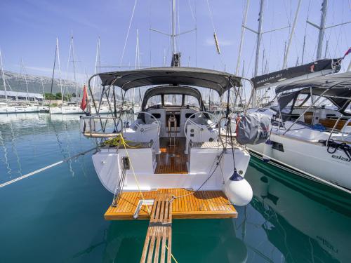 Sailboat Elan 40 Impression available for charter in Kastel Gomilica
