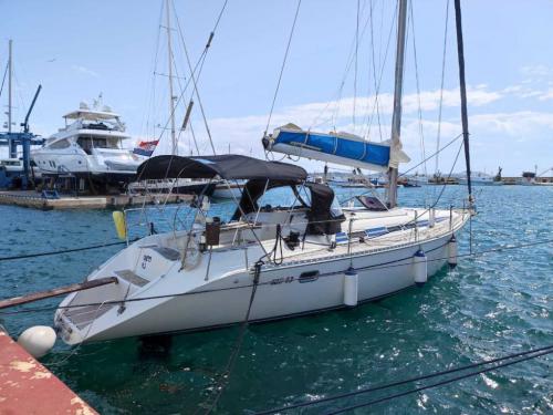 Segelboot Elan 431 Yachtcharter in Yachthafen Tribunj