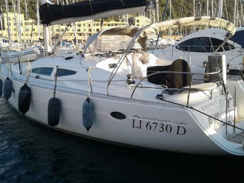Yacht Elan 434 chartern in Marina di Punta Ala