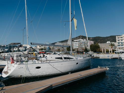 Segelyacht Elan 434 chartern in Kavala