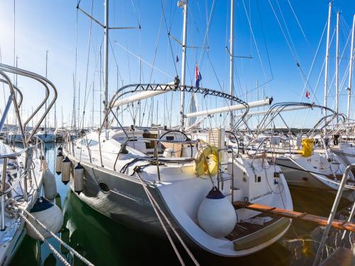 Sailboat Elan 434 Impression available for charter in Primosten