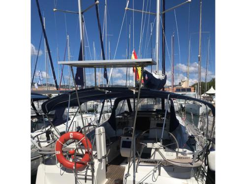 Yacht Elan 434 Impression chartern in Las Galletas Yacht Elan 434 Impression chartern in Las Galletas