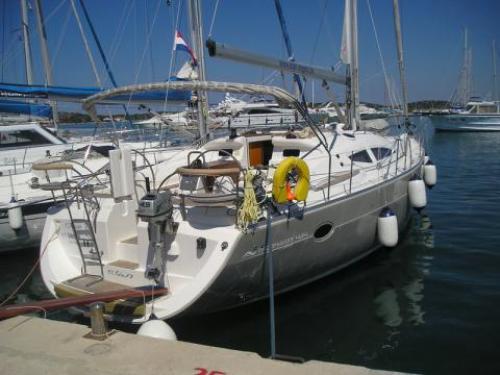 Sailing yacht Elan 434 Impression available for charter in Marina Hramina