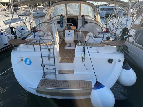 Yacht Elan 434 Impression for charter in Marina Polesana