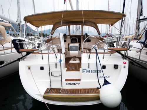 Yacht Elan 434 Impression for hire in Marina Kastela