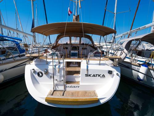 Segelyacht Elan 434 Impression Yachtcharter in Marina Kornati