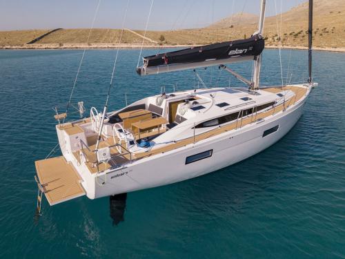 Yacht Elan 43 Impression Yachtcharter in Pula