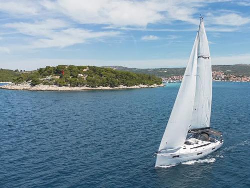 Segelyacht Elan 45 Impression chartern in Zadar