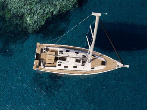 Segelyacht Elan 43 Impression Yachtcharter in Marina Alimos Kalamaki