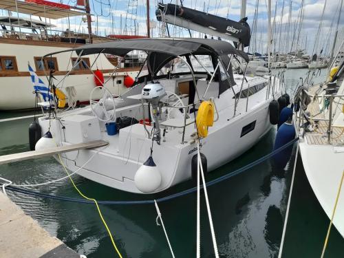 Segelyacht Elan 43 Impression Yachtcharter in Marina Alimos Kalamaki