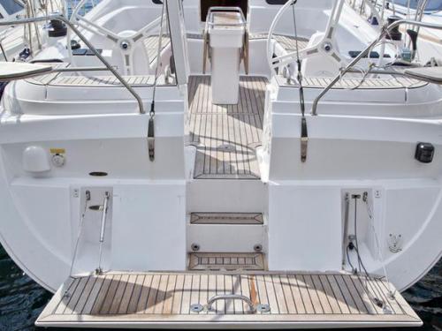 Segelyacht Elan 444 Impression Yachtcharter in YC Marina