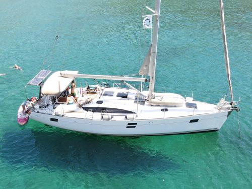 Yacht Elan 444 Impression chartern in Lavrio
