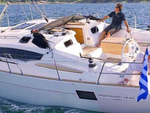 Yacht Elan 444 Impression chartern in Athen