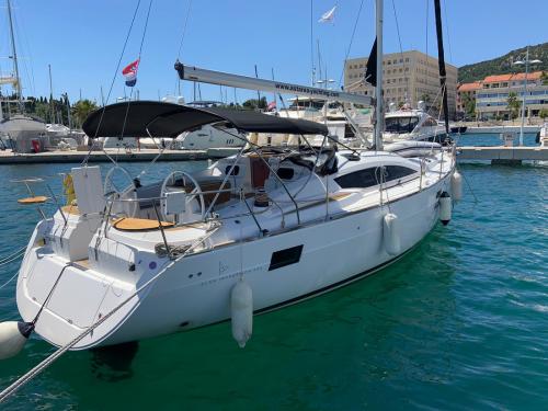 Segelboot Elan 444 Impression chartern in Split