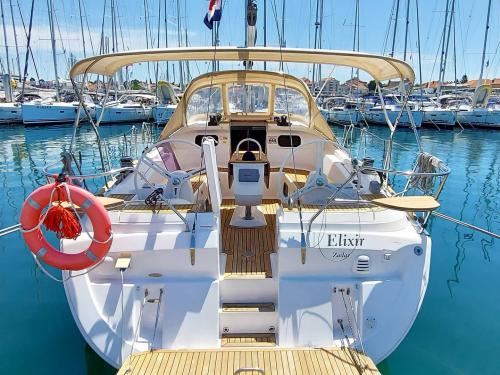 Yacht Elan 444 Impression chartern in Biograd na Moru