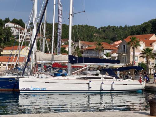 Segelboot Elan 450 Performance Yachtcharter in ACI Marina Split