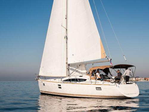 Yacht Elan 45 Impression for hire in Zadar