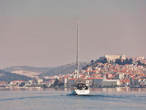 Sailing yacht Elan 45 Impression for rent in Sibenik