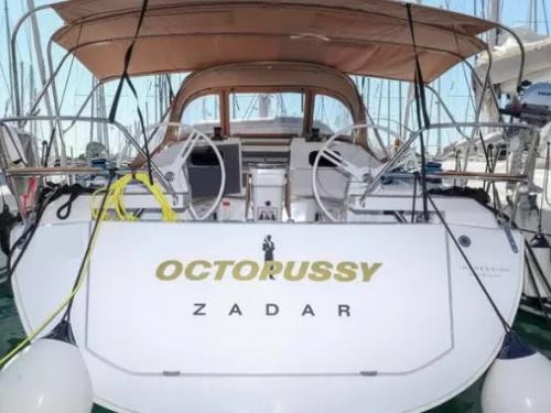 Yacht Elan 45 Impression chartern in ACI Marina Split