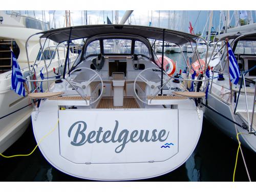 Segelyacht Elan 45 Impression Yachtcharter in Marina Alimos Kalamaki