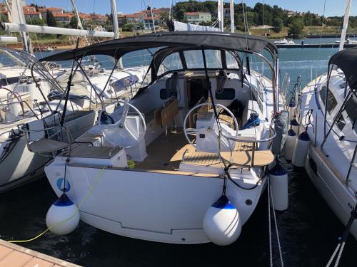 Yacht Elan 45 Impression Yachtcharter in YC Marina Yacht Elan 45 Impression Yachtcharter in YC Marina