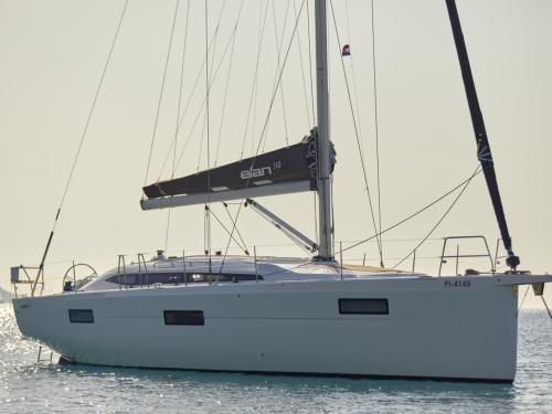 Sailing yacht Elan 45 Impression for charter in Split