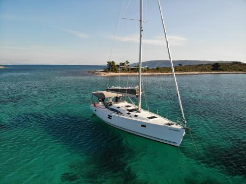 Yacht Elan 50 Impression for charter in Palma