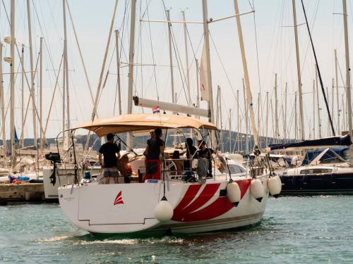 Segelyacht Elan 50 Impression chartern in Biograd na Moru