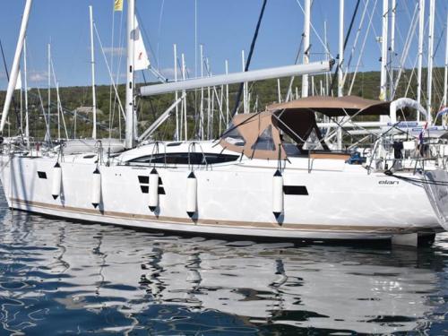 Segelyacht Elan 50 Impression chartern in Marina Punat
