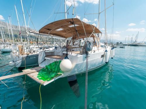 Segelyacht Elan 50 Impression Yachtcharter in Marina Kastela