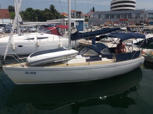 Segelyacht Elan Express chartern in Marina Kornati