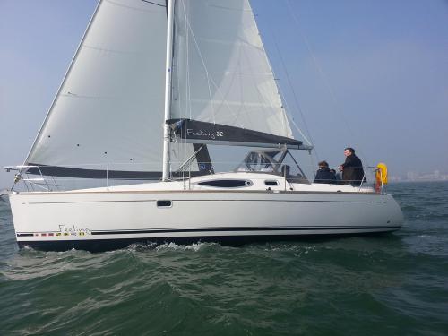 Segelboot Feeling 32 DI Yachtcharter in Arzon