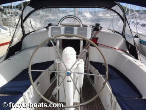 Yacht Feeling 36 DI available for charter in Port des Minimes