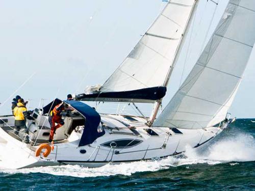 Yacht Feeling 44 chartern in Heiligenhafen Yachthafen