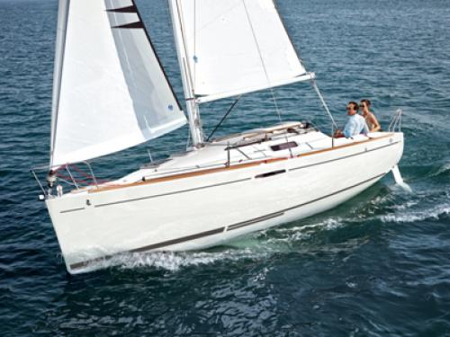 Sailing yacht First 25 for rent in La Trinite sur Mer