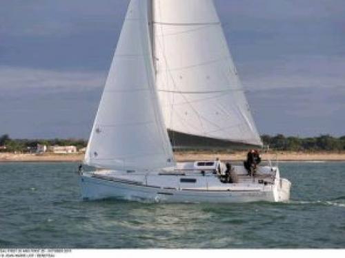 Segelboot First 25.7 Yachtcharter in Quiberon