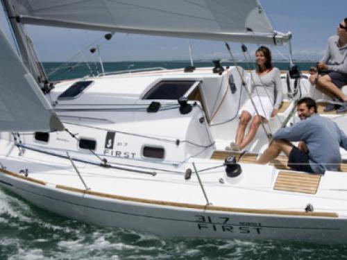 Segelyacht First 31.7 Yachtcharter in Arzon