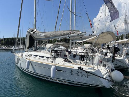 Segelyacht First 35 Yachtcharter in Pula