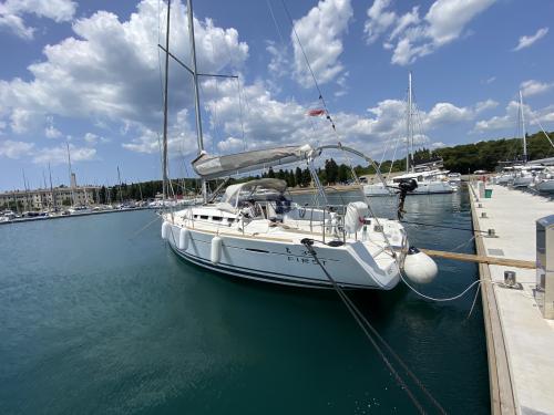 Segelyacht First 35 chartern in Pula