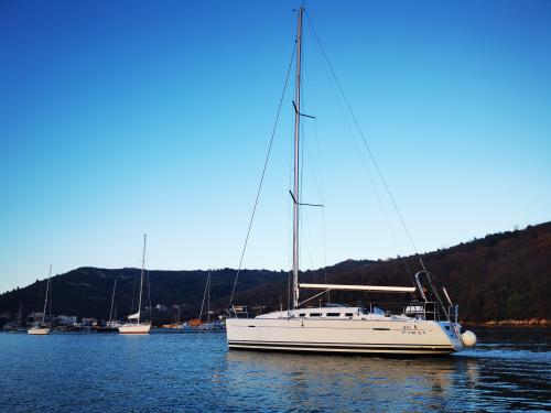 Sailing yacht First 35 for charter in Trget