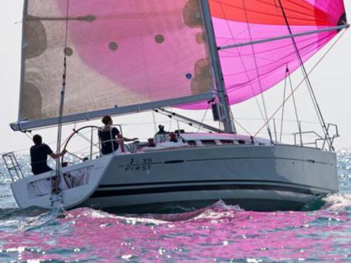 Yacht First 35 for hire in Marina di Portisco