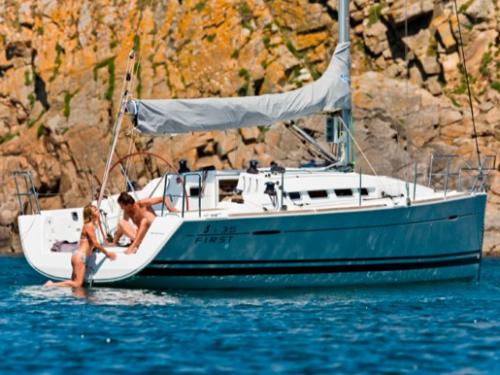 Segelyacht First 35 Yachtcharter in Trogir
