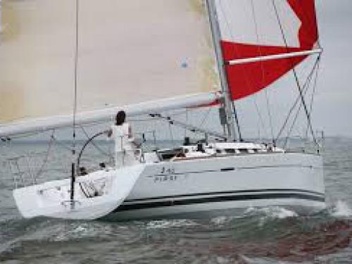 Yacht First 40 chartern in Larmor Plage