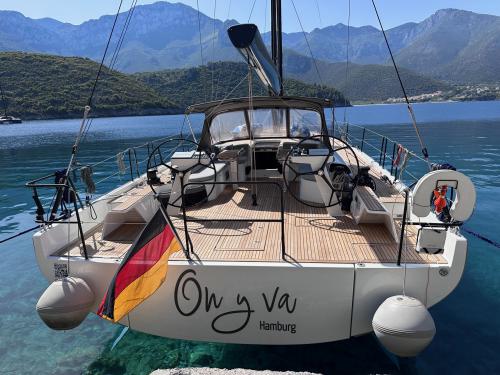 Yacht First Yacht 53 chartern in Lavrio