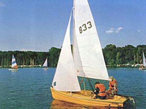 Sailboat Flying Bee for charter in Potsdam