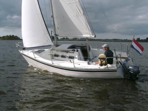 Sailboat Friendship 22 Sport available for charter in Marina Maran