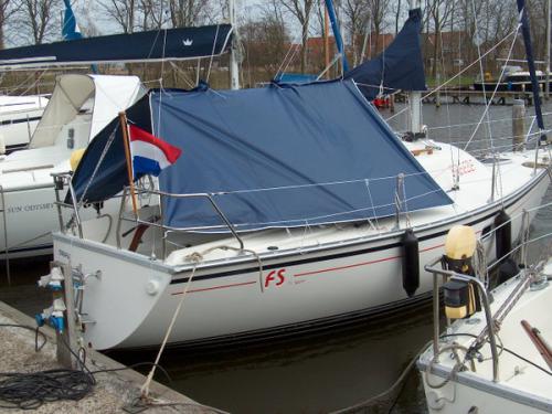Sailing boat Friendship 26 Sport available for charter in Terkaple