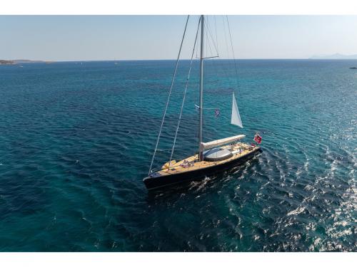 Sailing yacht Garcia 86 for hire in Athens