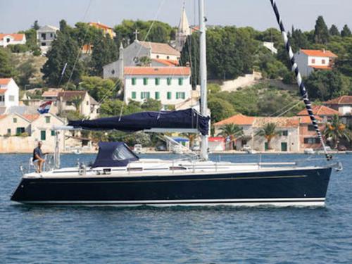 Yacht Grand Soleil 40 chartern in Marina Skradin