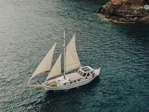Yacht Gulet for hire in Vlychada Port